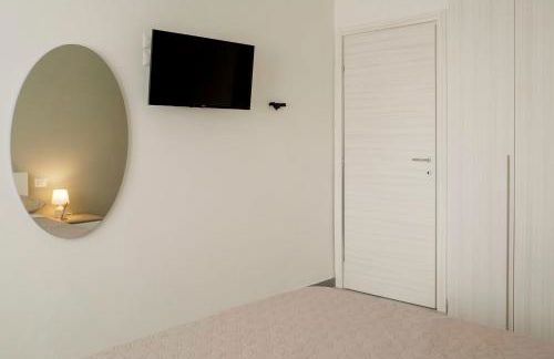 De Rosa Home Appartamento 4 posti letto, vicino al centro e al mare, con terrazza, aria condizionata, parcheggio privato e wifi - Foto 9