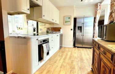 Private Woody Apartment, 2 King Beds, Very Centre Stamford - Foto 4