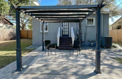 Dog-Friendly Yard! Walkable Dixieland District Gem - Foto 16