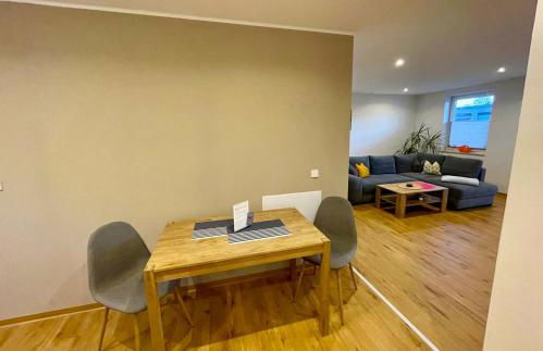 STADTOASE moderne Wohnungen mit Balkon, Komfort und Ruhe, Für Monteure geeignet, Free WiFi - Foto 13