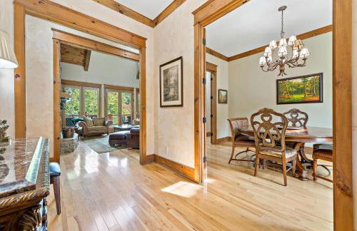 Lakefront Retreat Luxury Home with Private Dock - Photo 11