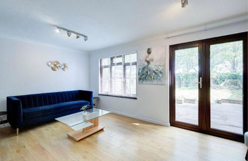 Spacious & Bright 3 Bedroom House in Peterborough - Foto 21