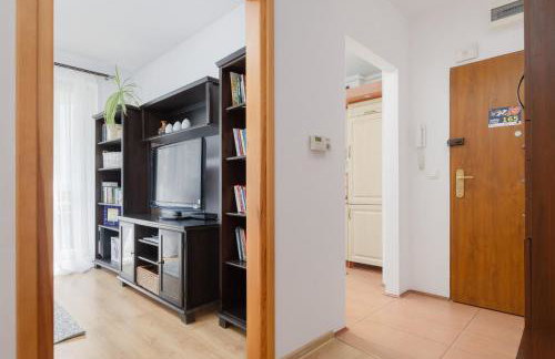 Apartament na Parterze z Parkingiem i Biurkiem do Pracy Zdalnej w Piasecznie by Noclegi Renters - Foto 6