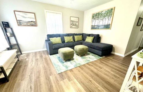 Soothing Greens Color Peaceful 3 BR 1BA Dwelling - Foto 2