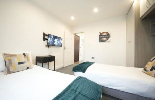 HEATHROW AIRPORT apartments-FREE parking-Free underground to and from Heathrow-30 min central London - Foto 17