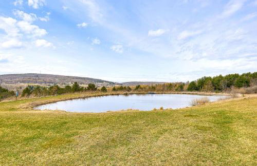 Log Cabin with Pond and Trail Access in Almond! - Foto 30
