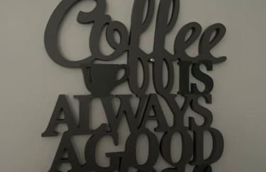 The Little Lodge - seaside town of Penarth nr Cardiff - Photo 18