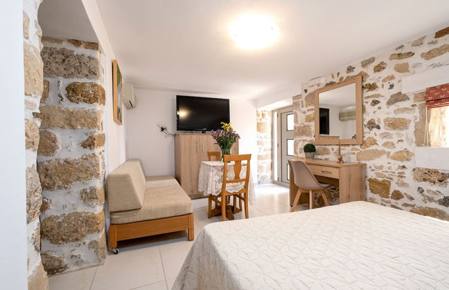 Apartment in Nikiforos Fokas with swimming pool and garden - Photo 14