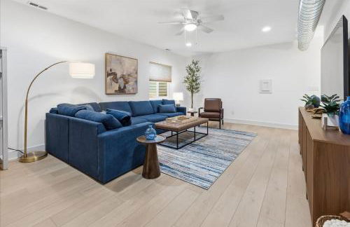 Brand New 5BR house & Carriage House near Downtown - Foto 15