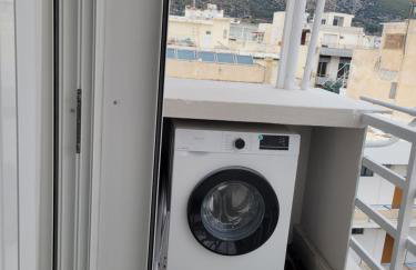 Stylish Rooftop Retreat with Hot Tub with Loutraki Beach - Foto 43