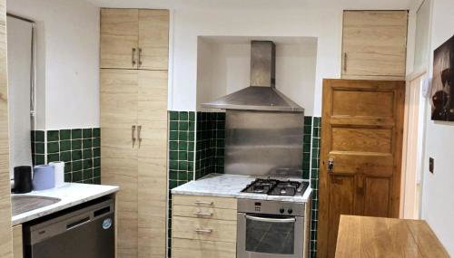 2 Bedroom Flat with Garden - Foto 5, stove