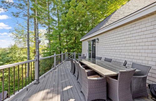 Lakeside Luxury Retreat with Winnipesaukee Views - Foto 2