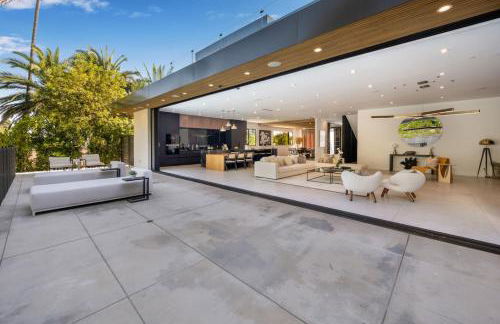 Luxury 6BR Beverly Hills Villa with Pool and Views - Photo 18