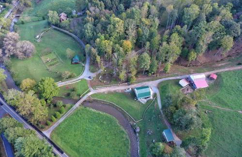 Petting Zoo! Hot Tub, 15 acres, stream & Romance! - Foto 79