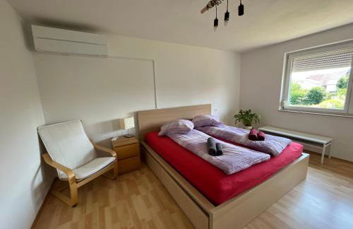 Sonnige 3 Zimmer Wohnung mit schönem Balkon im Grünen - Foto 1