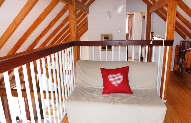 2 bedroom House in Isle with garden and terrace - Photo 12