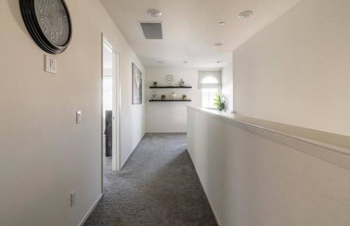 Spacious Modern Home in Sierra Lakes Fontana - Photo 43