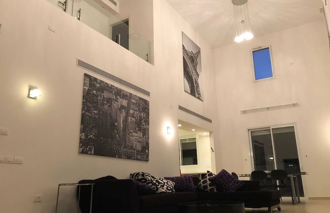 Villa with Garden near Beach - Photo 11