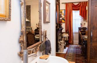 The Dollhouse - 3 Bed, 2 Bath, Walk to Downtown - Foto 39