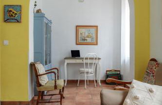 Maikran Standard Cozy Urban Stay - Photo 12