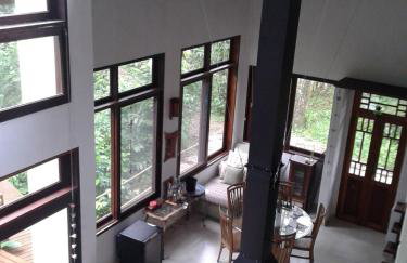 Beach house surrounded by lush nature - Foto 16