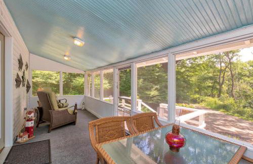 Little Stuga - Cute cozy cottage - minutes from downtown and Oval Beach! - Foto 4