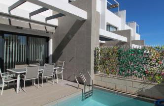 Fabulous Villa with private pool & large roof solarium - Foto 1