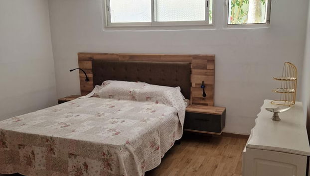 2 Bed Villa, Sleeps 4 - Garden, Wifi, Parking - Foto 2, Habitación