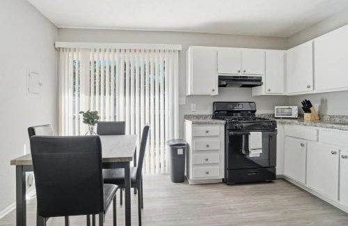 Wyndham Hills Getaway Modern Comfort Awaits - Foto 10