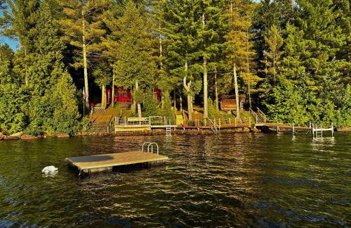 Well-appointed Adirondack cabin directly on 9-mile lake - Foto 1