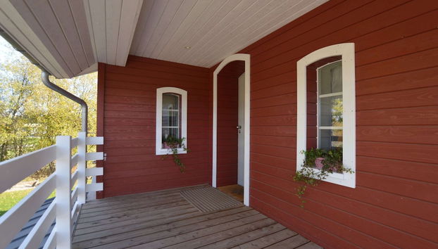 Charming Fens Family Home - Photo 2