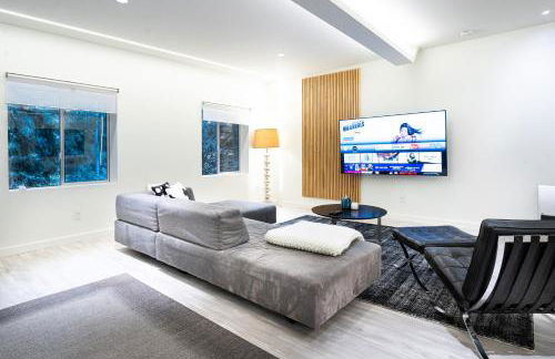 Modern Loft with Park Like Setting View - Foto 3