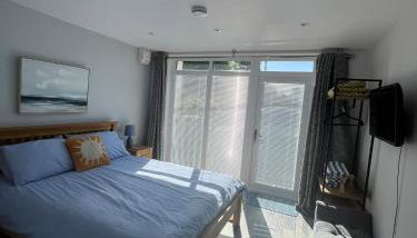 Entire guest suite in Four Mile Bridge, Rhoscolyn - Foto 2