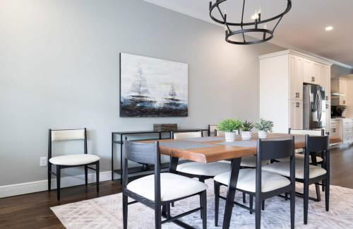 Lovely Modern 3BR-3BA Grove Home ABODEbucks - Photo 11