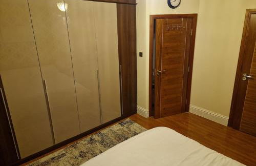 5 Bed 5 Bath Luxury Home Near Heathrow Free Parking - Foto 15