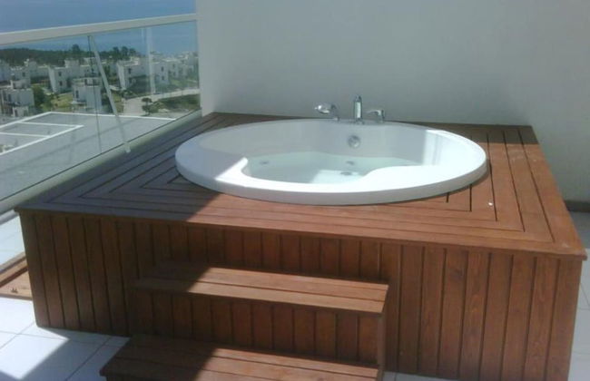 2 Bed Penthouse Apartment With Stunning Sea View - Photo 24