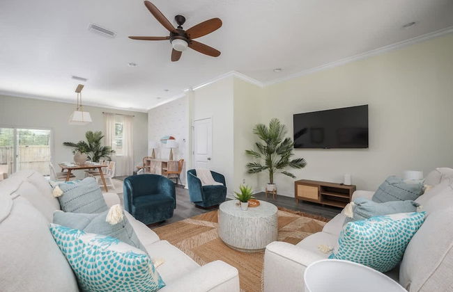 Fun Airy Florida Vacation Home With Private Pool - Photo 18