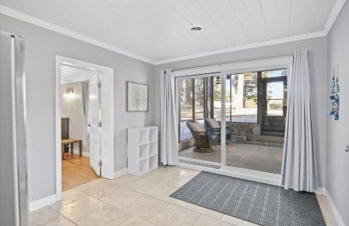 Grand Getaway with Private Dock near Coconuts - Foto 19