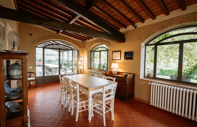 Villa in Tuscany With Pool & Panoramic Views - Photo 34