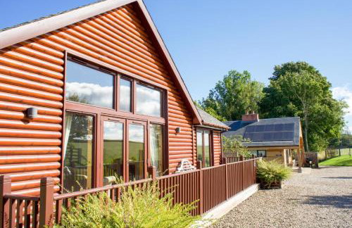 Plum Tree Lodge - Photo 9