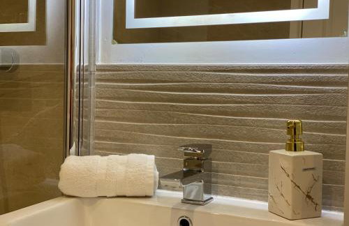 Group Contractor Stay 3 Bed House Bedford Parking WiFi - Foto 9