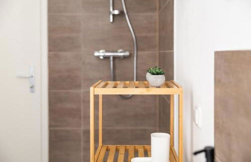 Apartments am Neuen Theater - Parkplatz nach Verfügbarkeit - Altstadt - Küche - Wifi - Powered by Ko-Living - Foto 36