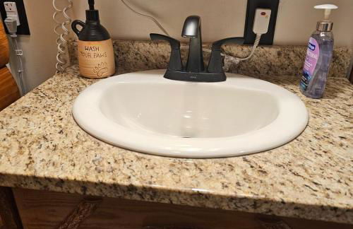 Pet Friendly Creekside Cabin Kooser St Park - Foto 11