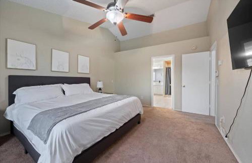 Brand New Stay! Pool • Hot Tub • Game Room Retreat - Foto 34