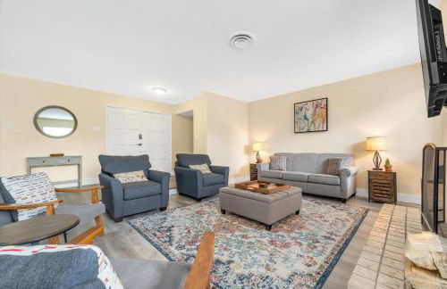 Stylish home with pool and spa - Foto 24