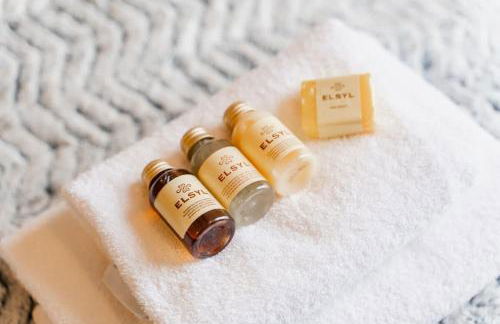 Well Decorated Home Charming Village Location - Foto 24