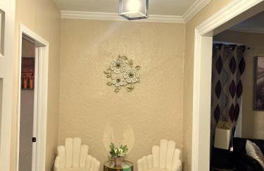 Beautiful 4Bedroom Retreat Close to Niagara Falls Your Home Away from Home - Foto 5