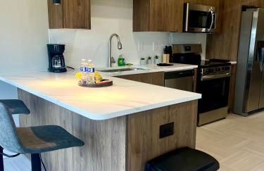 1 Bedroom Luxury Apartment - Photo 2