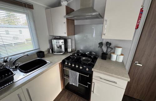 Haggerston Castle - Caravan - Sleeps 6 - Parking - Foto 13
