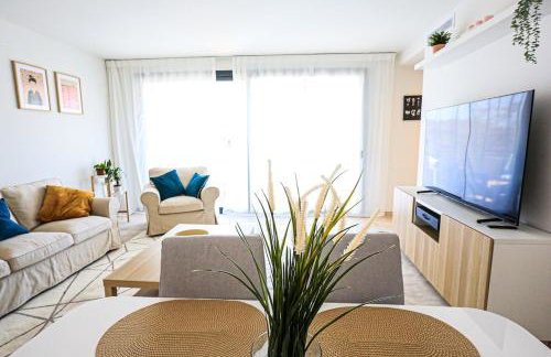 Penthouse apartment with pool next to beach & port - Foto 18